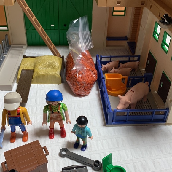 Large Country Barn w/Silo 5119 by Playmobil - Complete - Family Farm - Picture 8 of 17